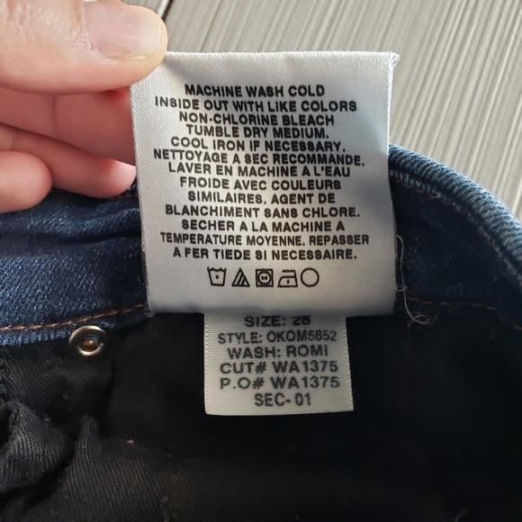 Joe's Jeans Dark Wash Denim 28" Waist Skinny Crop - Picture 7 of 8